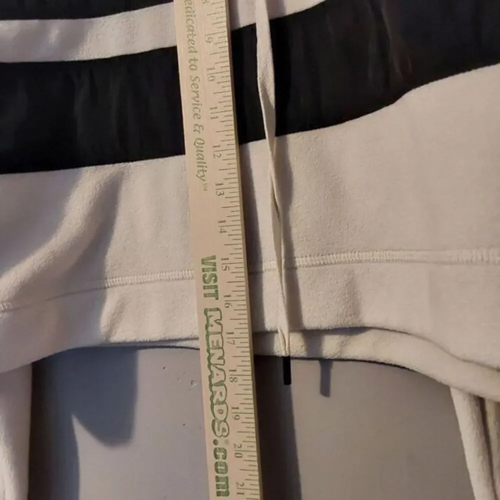 Mono B Women's‎ Size Large Cropped Loose Neck Cream & Black Stripped Pullover